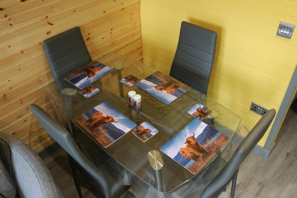 Glampods Glamping Pod - Meet Highland Cows And Sheep Elgin Vila Exterior foto