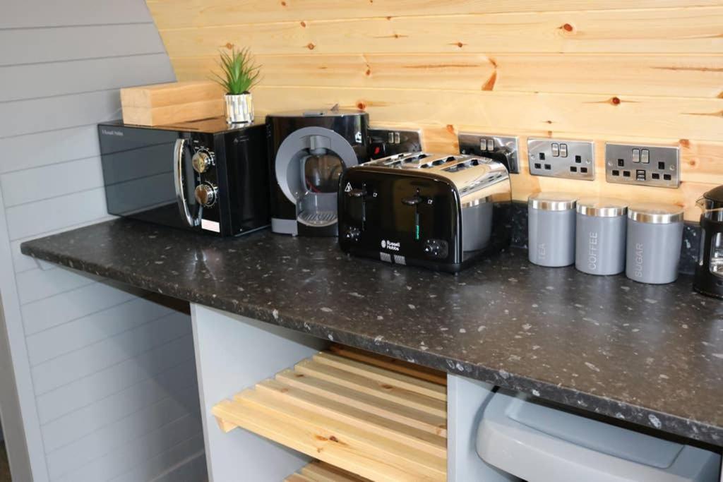 Glampods Glamping Pod - Meet Highland Cows And Sheep Elgin Vila Exterior foto