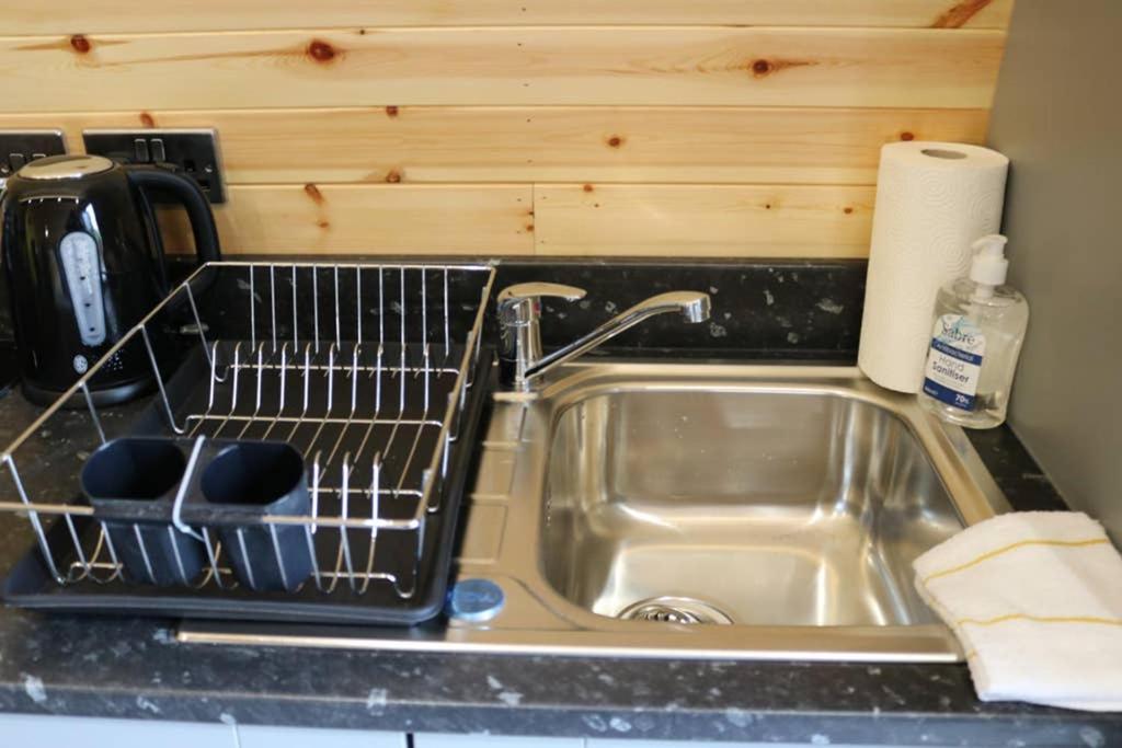 Glampods Glamping Pod - Meet Highland Cows And Sheep Elgin Vila Exterior foto